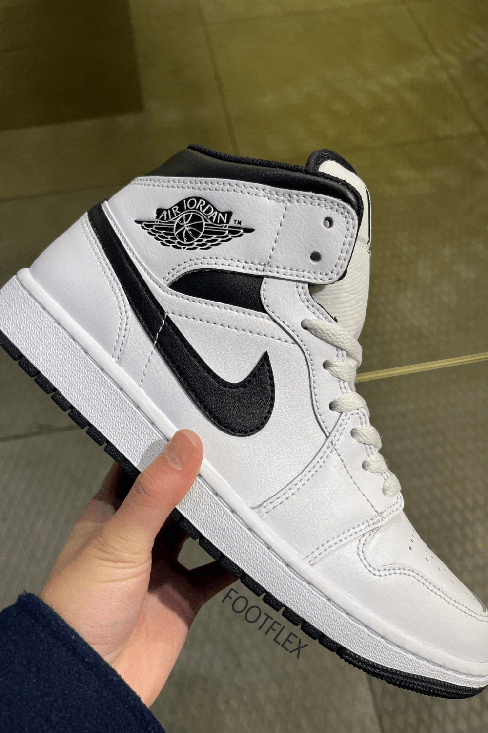 Air Jordan 1 Mid White&nbsp;Black