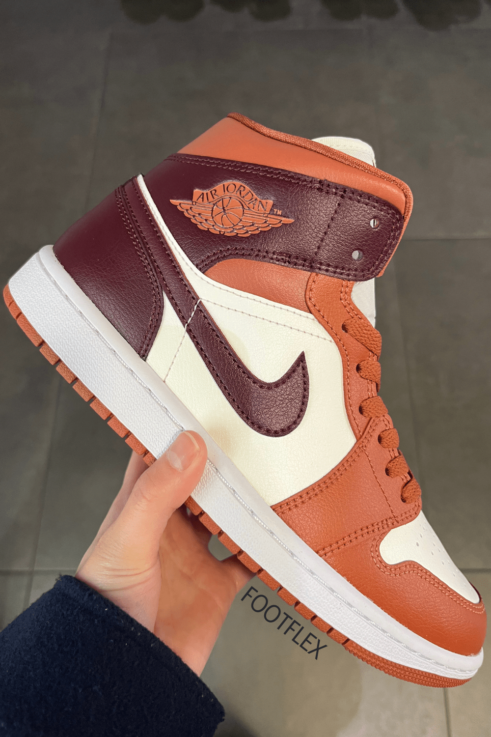 Nike Air Jordan 1 in Sky J&nbsp;Orange