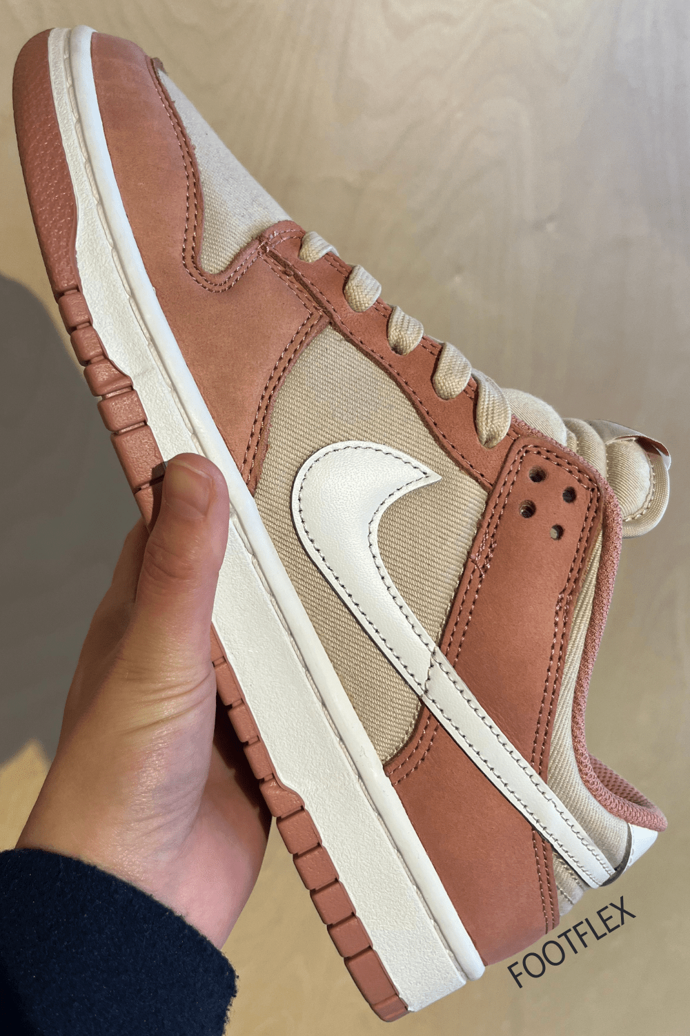 Nike Low Dunk Retro in Beige &&nbsp;Pink
