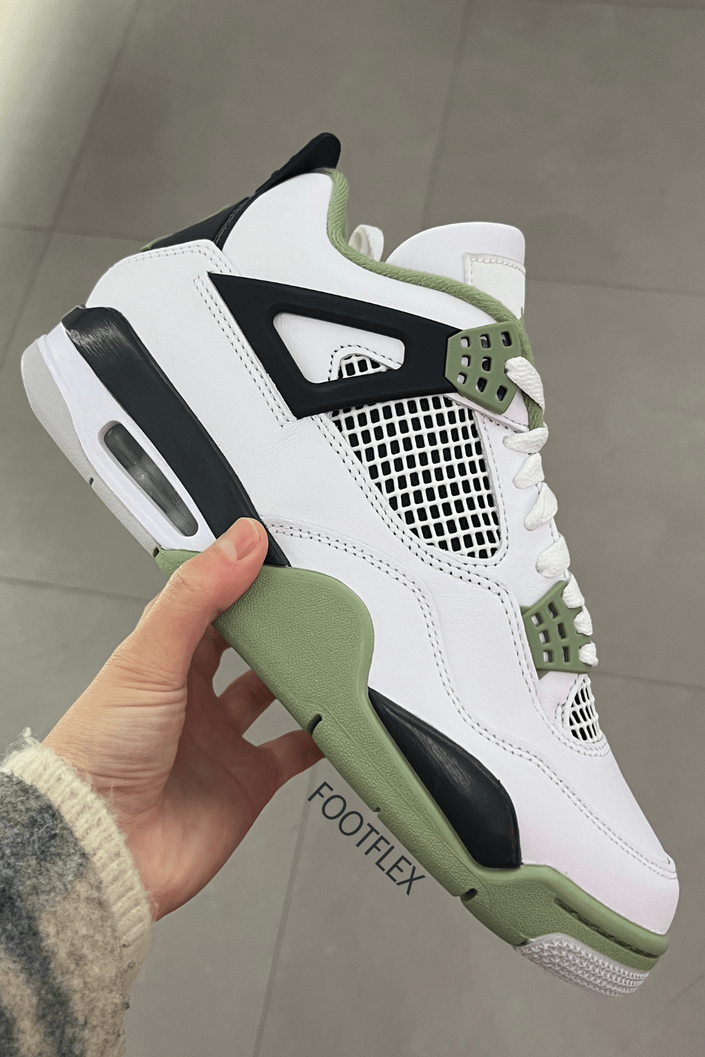 Air Jordan 4 Sneakers in Green &&nbsp;Black