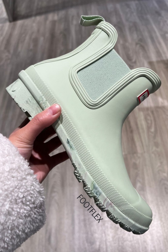 Sage Green, Fashion Style, Foot wear, Boot Season, Hunter Wellies, Gum boots, Rubber Boots, Water proof Boots, Outdoor Fashion, Rainy Day Style, Green Boots, Hunter Originals, Ankle Boots, Sage Boots