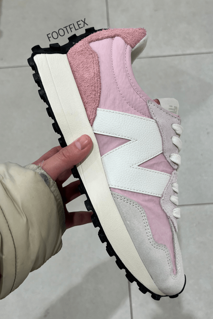 New Balance 327, NB 327, Pink Trainers, Sneaker Style, Pink Sneakers, New Balance Love, Sneaker Heads, NB Style, Trendy Kicks, Pink Perfection, Sneaker Goals