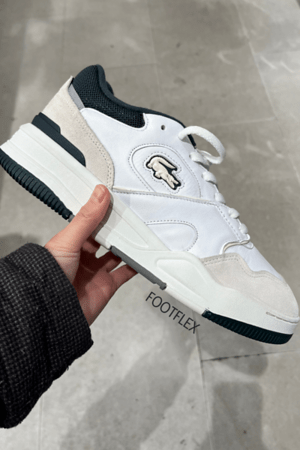 Lacoste Lineshot Trainers in White &&nbsp;Navy