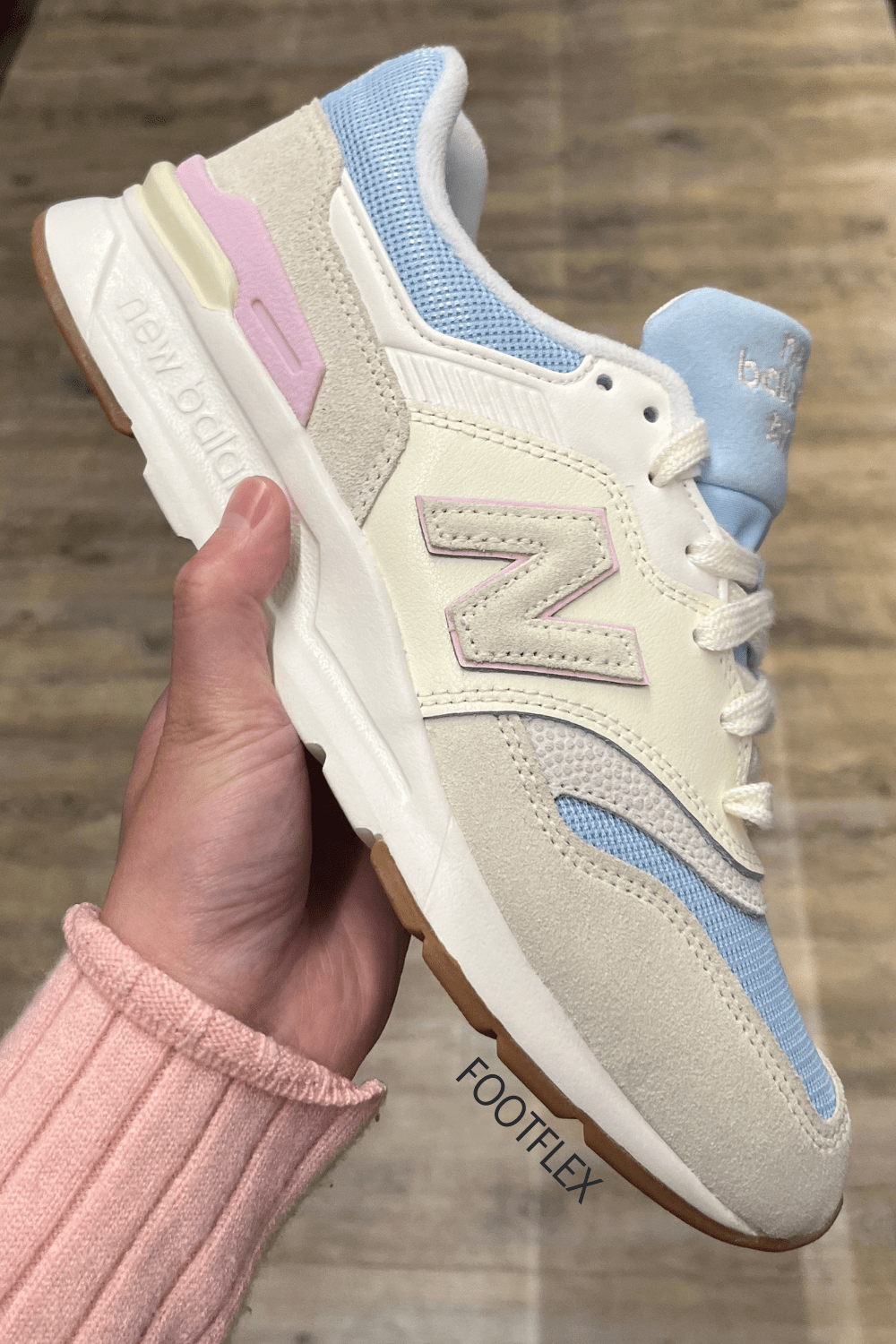 New Balance Women’s 997H Trainers in Angora Light Chrome Blue Rose&nbsp;Sugar