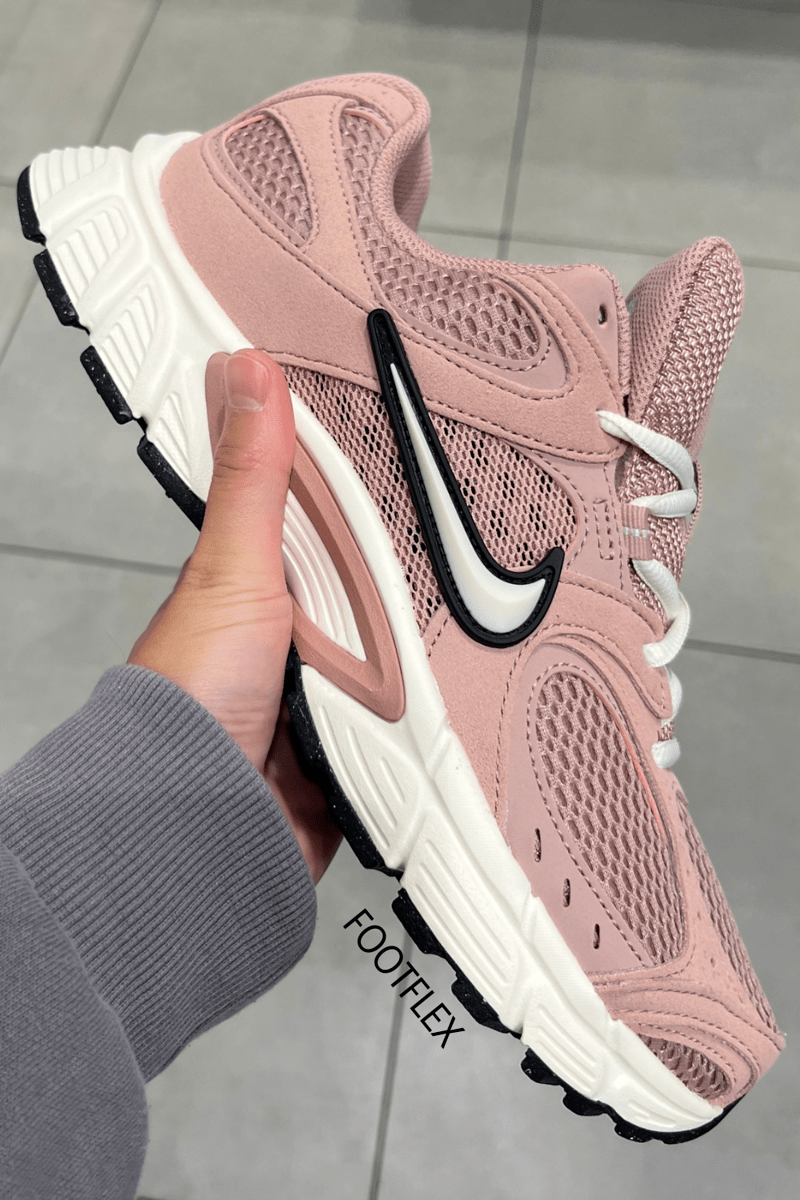 Nike V5 RNR Trainers in Pale&nbsp;Pink