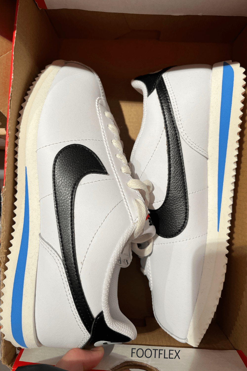 Nike Cortez Trainers in White &&nbsp;Blue
