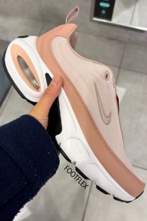 Nike Air Max Portal in&nbsp;Pink