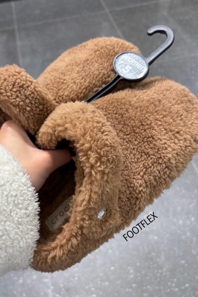 Crocs, Crocs Slippers, Crocs Cozzzy, Cozzzy Slipper, Crocs Women, Crocs Style,
Cozy Vibes, Comfy Style, Loungewear Looks, Casual Chic, Everyday Comfort, Stay Cozy,
Brown Aesthetic, Neutral Style, Earth Tones, Brown Fashion, Fashion Finds, Comfy Essentials, Winter Footwear, Slipper Style,
Womens Fashion, Cozy Fashion, Home Style