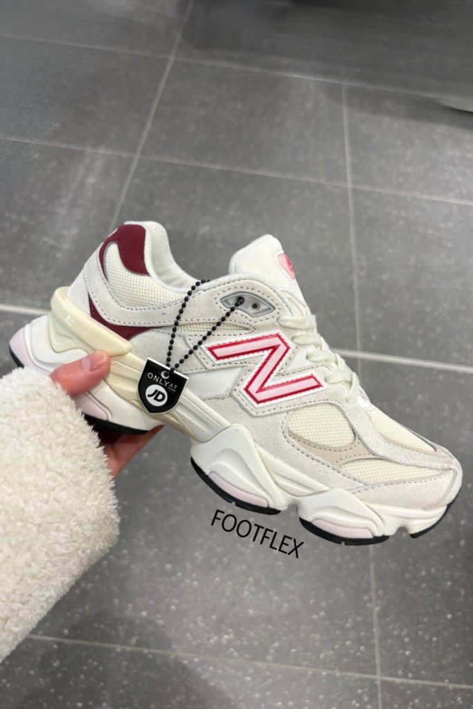 New Balance, New Balance 9060, NB 9060, New Balance Women, 9060 White Red, NB White Red, Chunky Sneakers, Retro Style, Street Style, Sneaker Style, Casual Fit, Trendy Sneakers, Sporty Chic, Clean Look, Outfit Inspo, OOTD