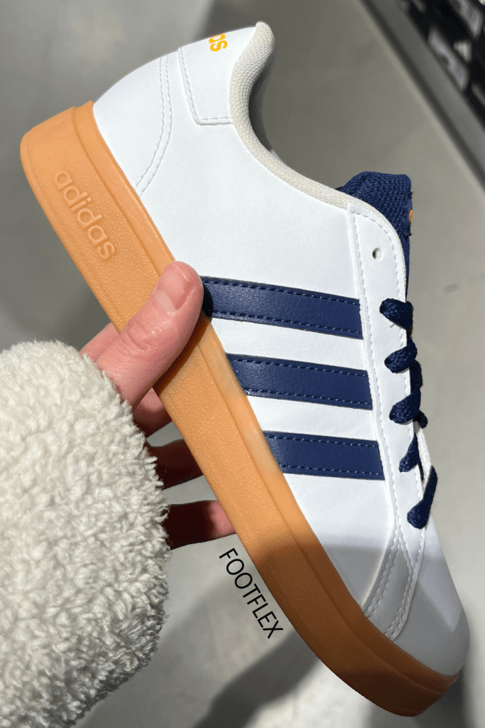 Adidas, Adidas Grand Court, Grand Court 2.0, Cloud White Sneakers, Shadow Navy Sneakers, Gum Sole Sneakers, Adidas Women, Classic Sneakers, Retro Style, Street Style, Sneaker Style, Casual Fit, Everyday Sneakers, Sporty Chic, Minimalist Kicks, Trendy Sneakers, Footwear Fashion, Stylish Kicks, Sneakerheads