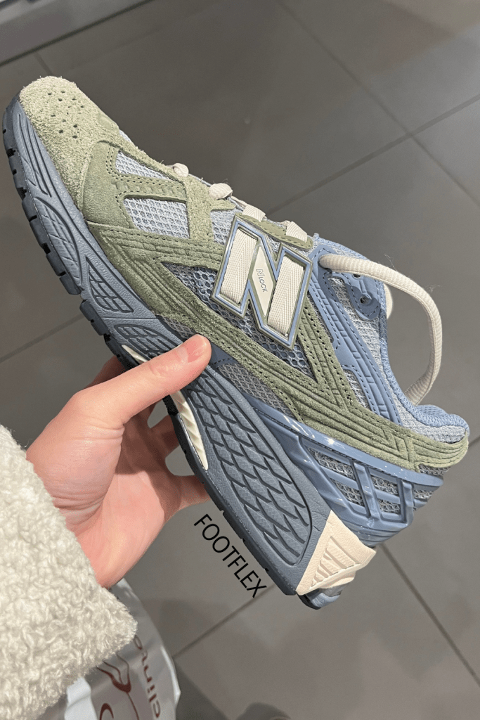 New Balance, 1906U, New Balance Sneakers, Slate Grey Sneakers, Classic Sneakers, Running Shoes, Performance Footwear, Athletic Shoes, Casual Footwear, New Balance Style, Comfortable Sneakers